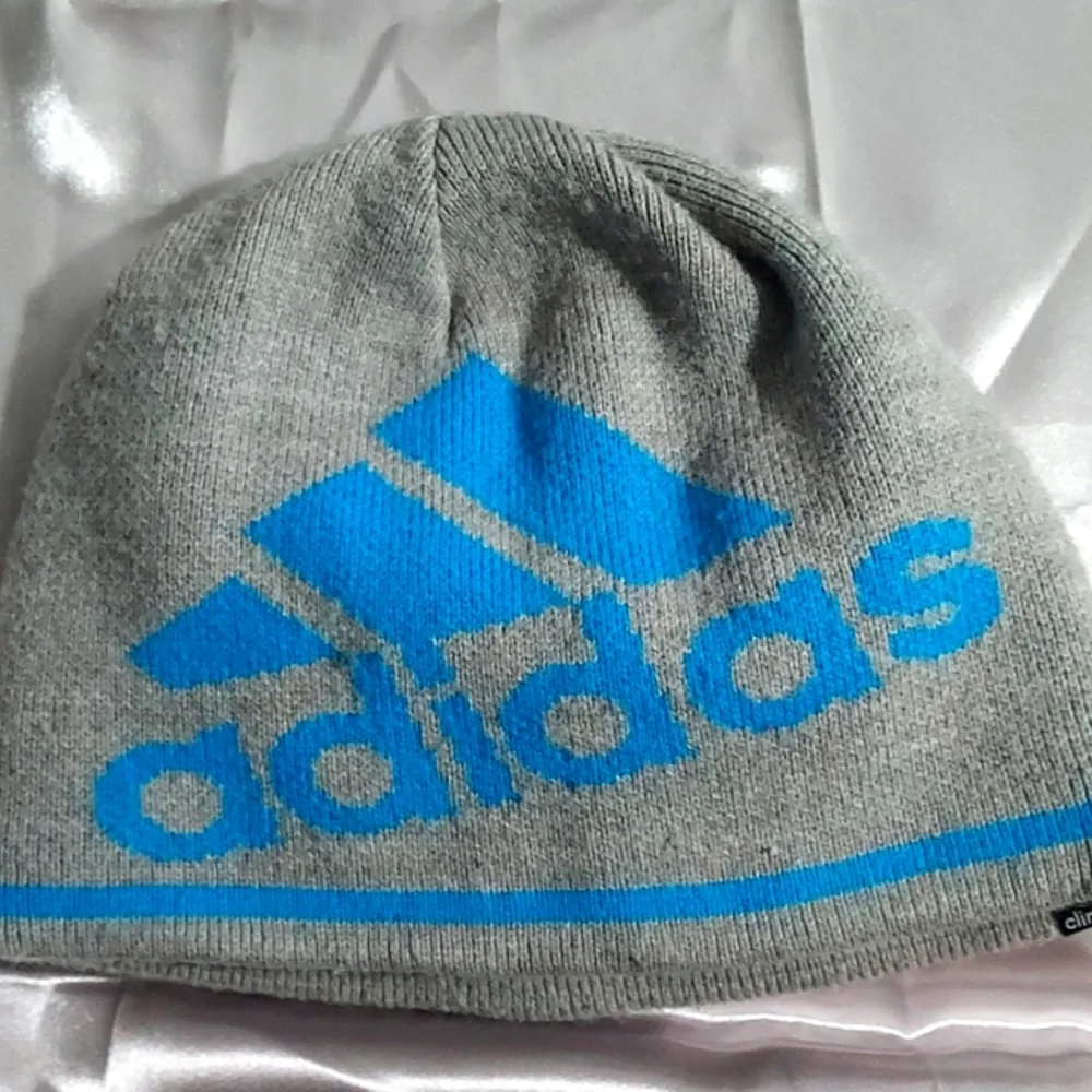 Adidas Skully - Picture 1 of 3